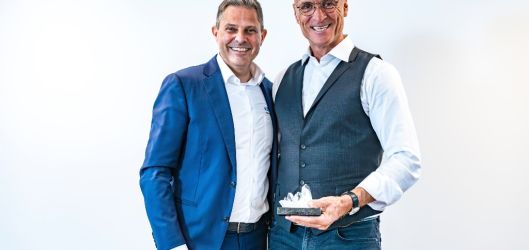Marc Schaad, CEO of the Kistler Group (left), and Tobias Keller, CEO of KELLER Pressure (right)